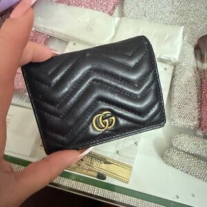 Authentic GG MARMONT CARD CASE WALLET
Used in good condition